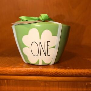 Rae Dunn Green and White Stackable Shamrock Measuring Cups (4)